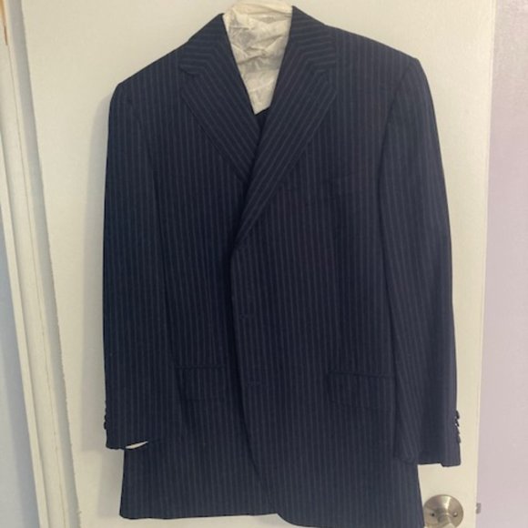 Men's suit - Picture 1 of 5